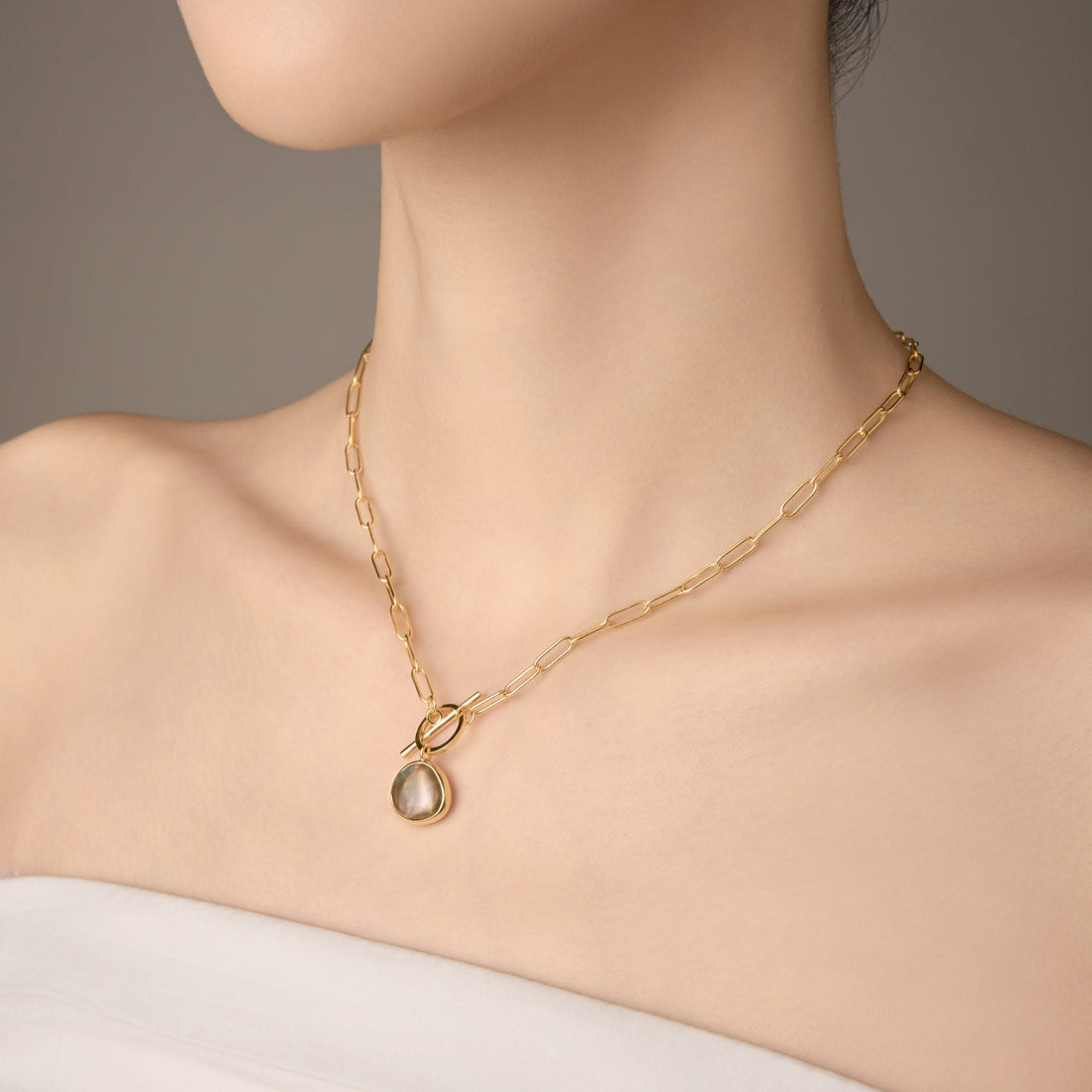 Golden Orbit Pendant Necklace – 18K Gold Vermeil on 925 Silve – Lifestyle & On-Model Look | ARTTOO STUDIO