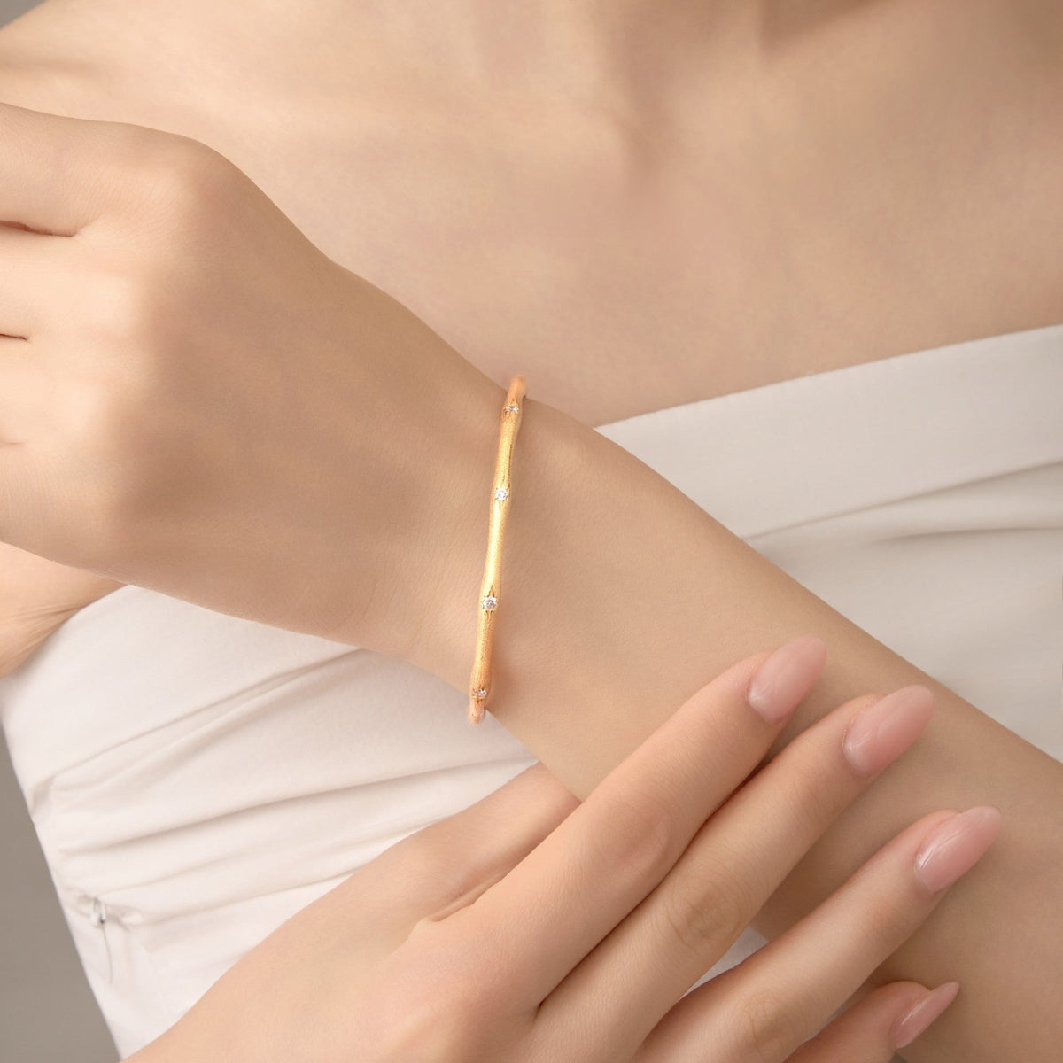 Starbeam Glow Bracelet – 925 Silver with 22K Gold Plating – Lifestyle & On-Model Look | ARTTOO STUDIO