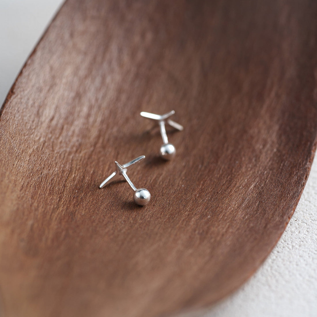 Falling Star Stud Earrings – 999 Silver with 18K Gold Plating – View 5 | ARTTOO STUDIO