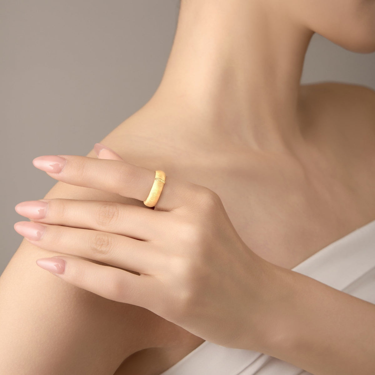 Golden Minimalist Band Ring – 18K Gold Plated on 925 Silver – View 4 | ARTTOO STUDIO