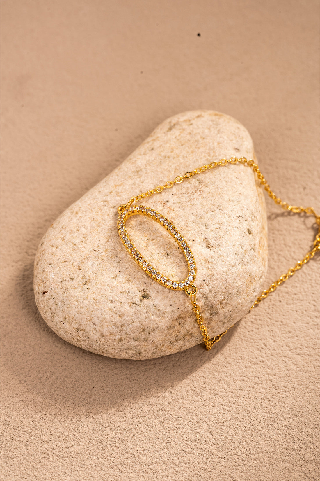 Oval Radiance Bracelet – Brass with 18K Gold Plating – Lifestyle & On-Model Look | ARTTOO STUDIO