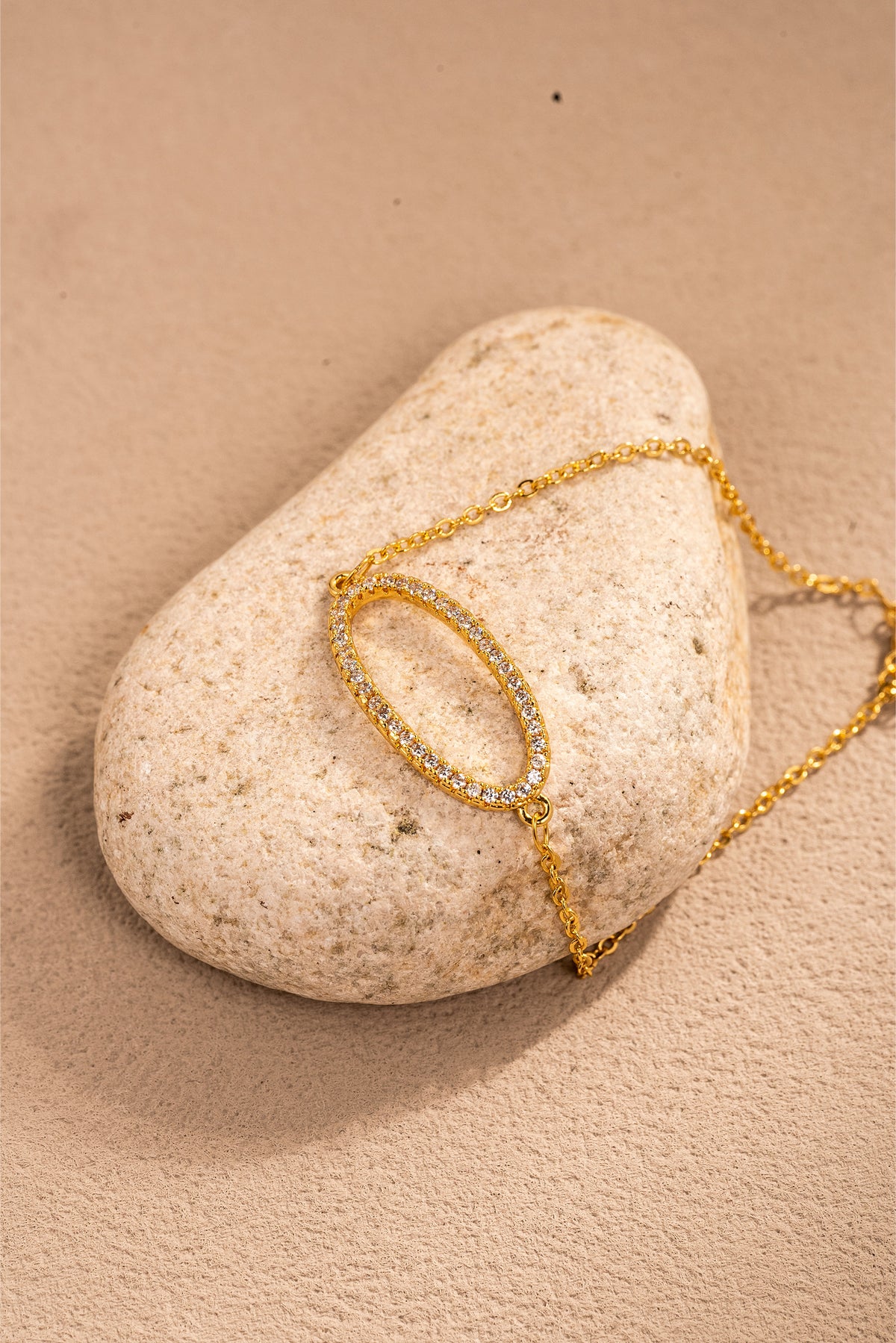 Oval Radiance Bracelet – Brass with 18K Gold Plating – Lifestyle & On-Model Look | ARTTOO STUDIO