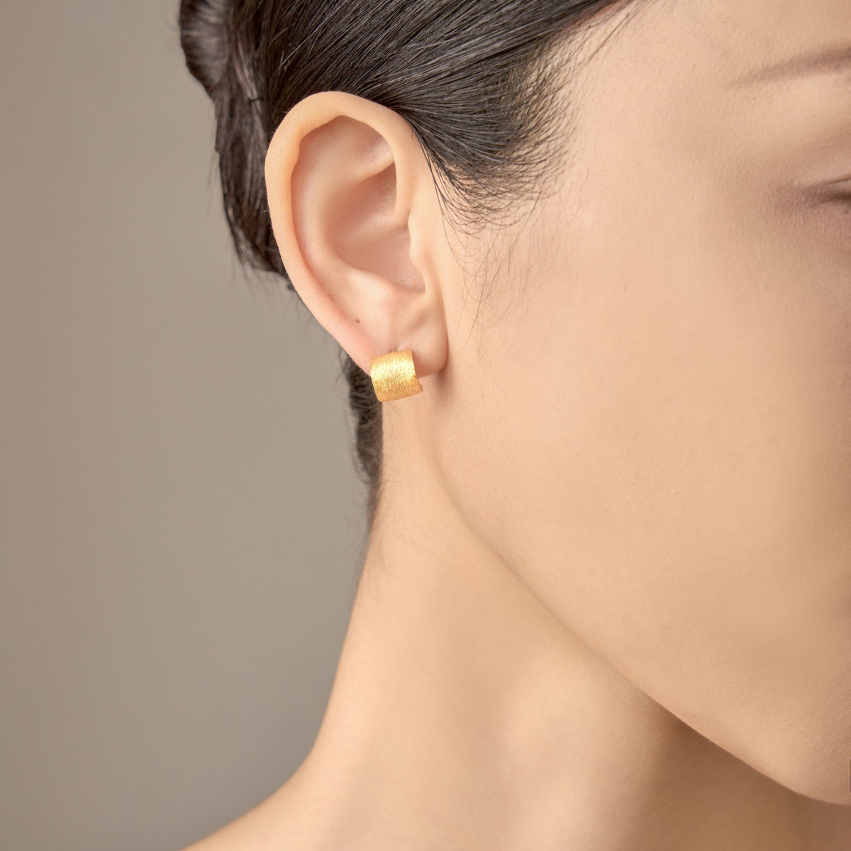Time Curl Hoop Earrings – 925 Silver with 18K Gold Plating – Detail and Craftsmanship | ARTTOO STUDIO
