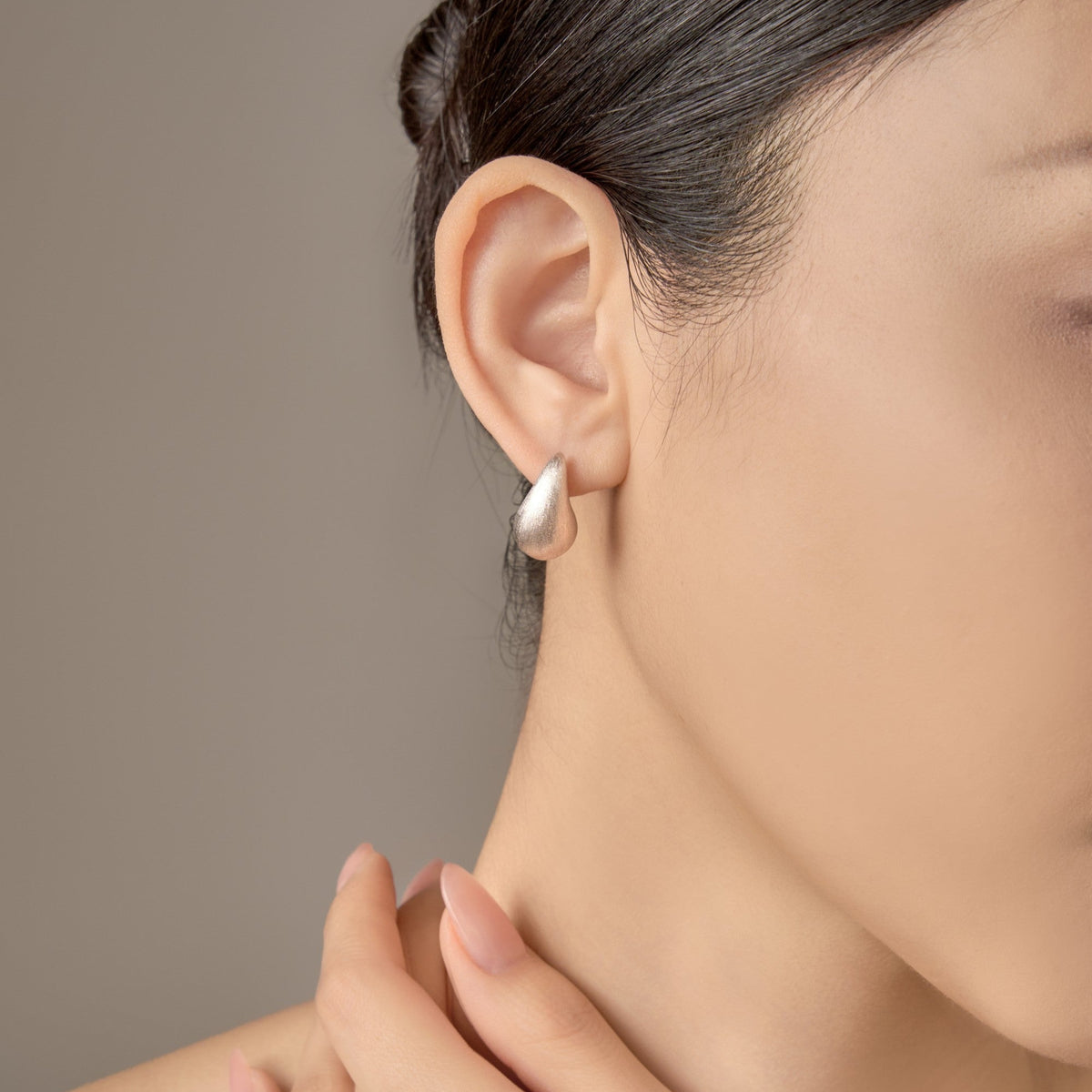 Raindrop Stud Earrings – 925 Silver with 18K Gold Plating – View 4 | ARTTOO STUDIO