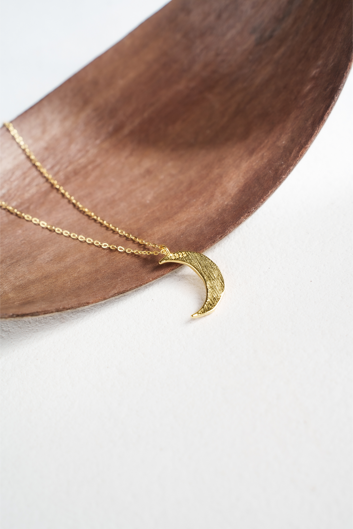 Moonlit Sea Pendant Necklace – 18K Gold Vermeil on 925 Silver – Lifestyle & On-Model Look | ARTTOO STUDIO