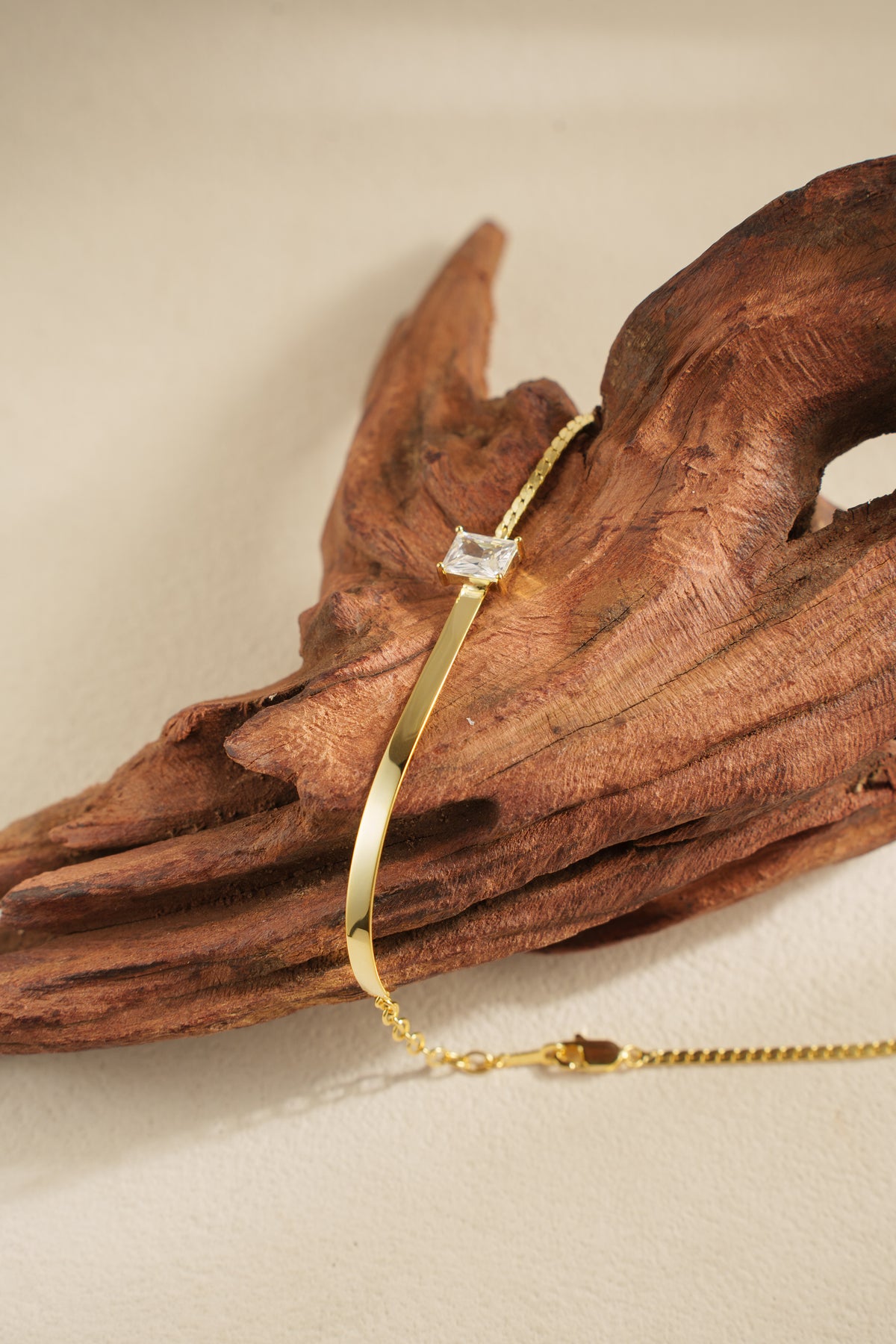 LUMI Whisper Chain Bracelet – 18K Gold Vermeil on 925 Silver – Detail and Craftsmanship | ARTTOO STUDIO