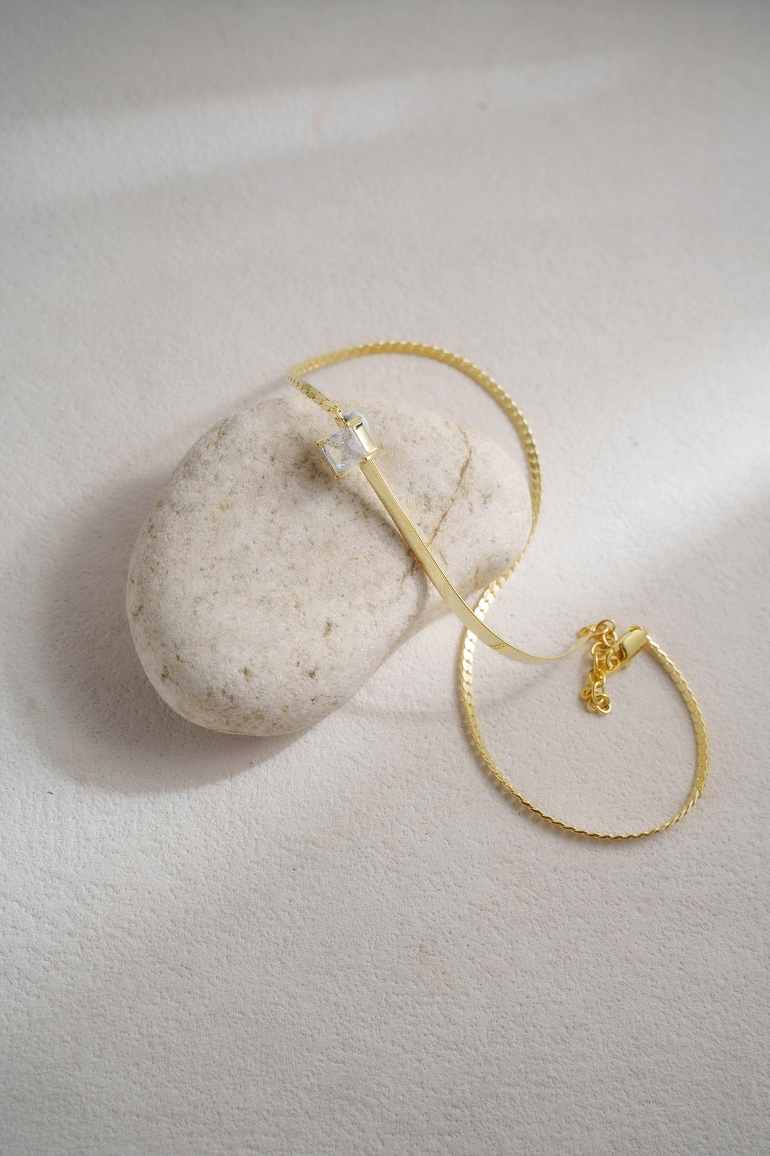 LUMI Whisper Chain Bracelet – 18K Gold Vermeil on 925 Silver – Lifestyle & On-Model Look | ARTTOO STUDIO