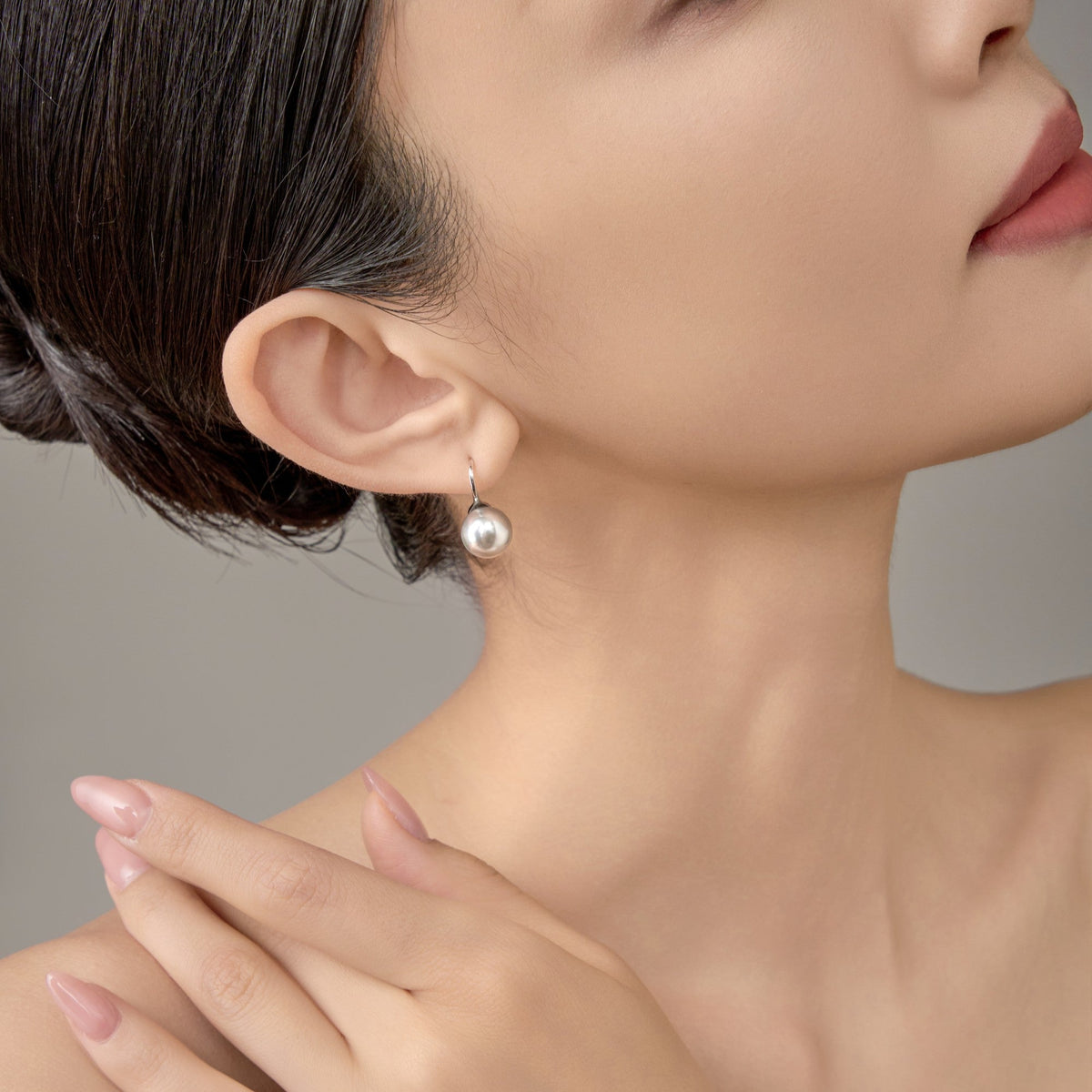 Moonlight Letter Drop Earrings – 925 Silver with 18K Gold Plating – Lifestyle & On-Model Look | ARTTOO STUDIO