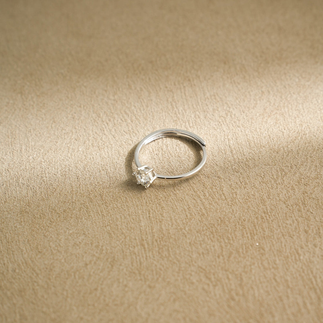 Polaris Moissanite Solitaire Ring – 925 Silver with Rhodium Plated – Detail and Craftsmanship | ARTTOO STUDIO