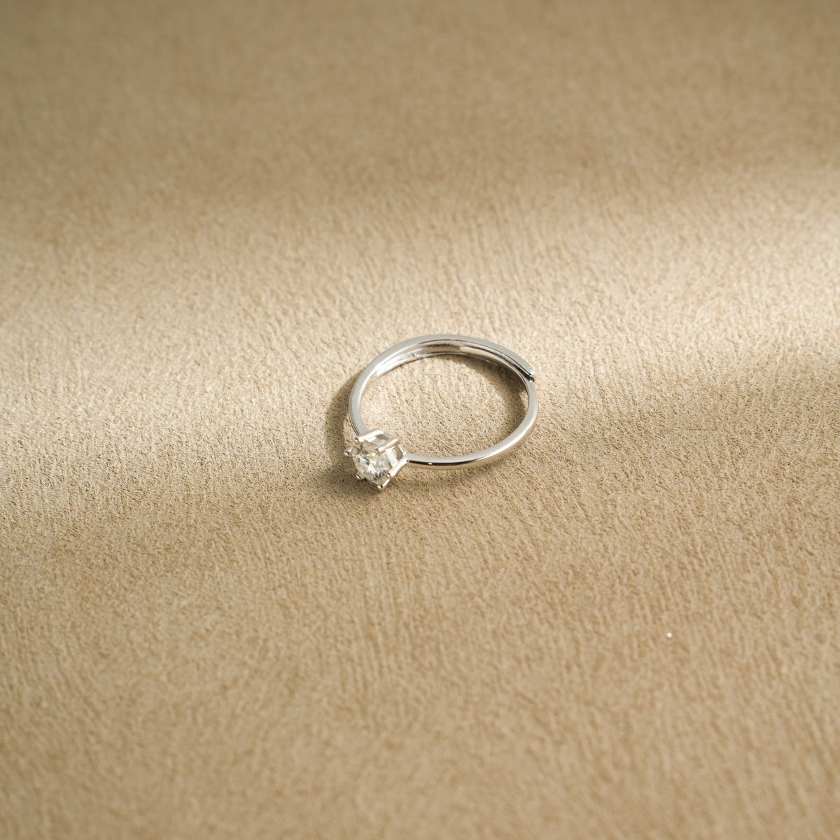 Polaris Moissanite Solitaire Ring – 925 Silver with Rhodium Plated – Detail and Craftsmanship | ARTTOO STUDIO