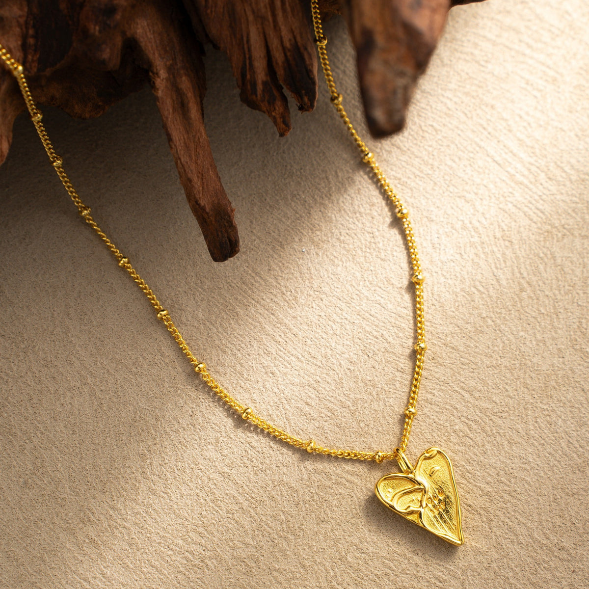 Heart of Passion Pendant Necklace – 18K Gold Vermeil on 925 Silver – Lifestyle & On-Model Look | ARTTOO STUDIO
