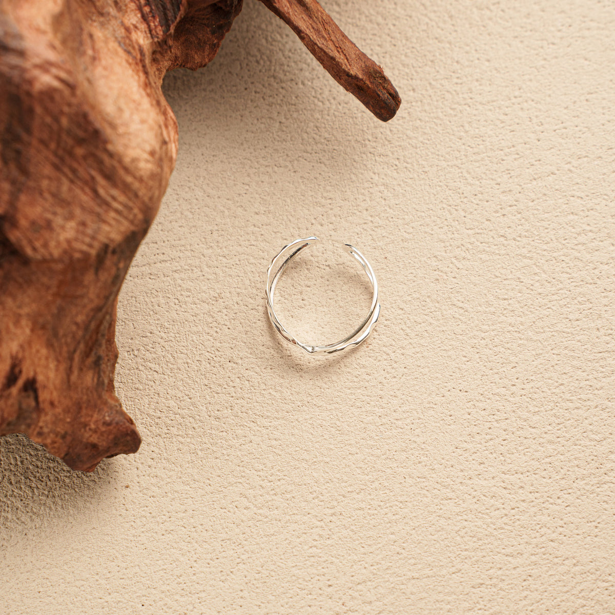 Entwined Light Adjustable Ring – 18K Gold Vermeil on 925 Silver – Lifestyle & On-Model Look | ARTTOO STUDIO