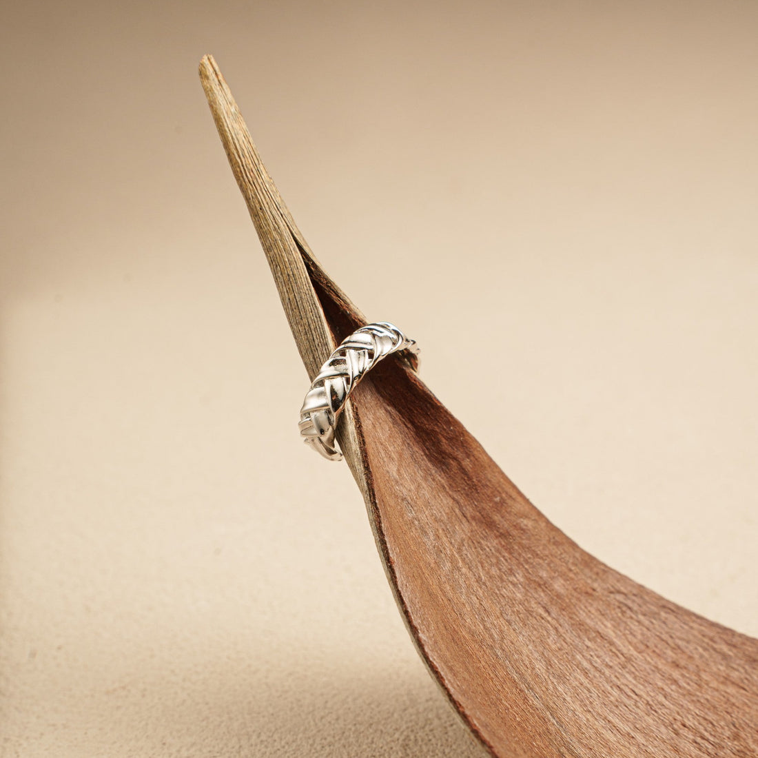 Woven Trace Adjustable Ring – 925 Silver with 18K Gold Plating – Lifestyle & On-Model Look | ARTTOO STUDIO