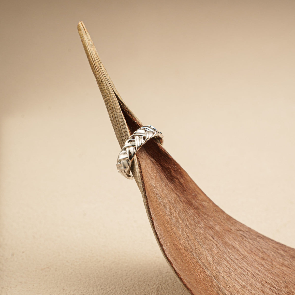 Woven Trace Adjustable Ring – 925 Silver with 18K Gold Plating – Lifestyle & On-Model Look | ARTTOO STUDIO