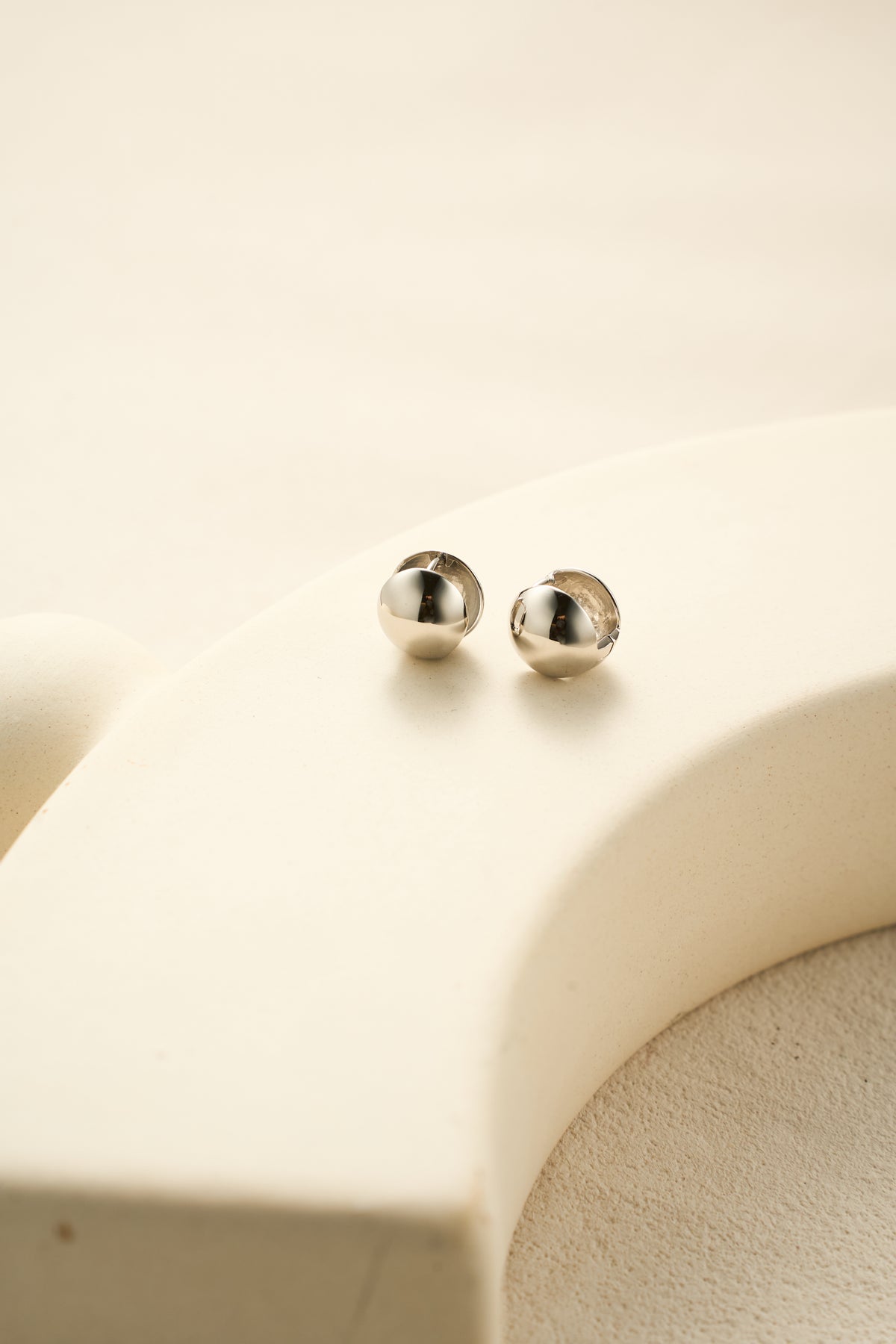 Halo Whisper Hoop Earrings – 925 Sterling Silver, Platinum Finish – View 5 | ARTTOO STUDIO