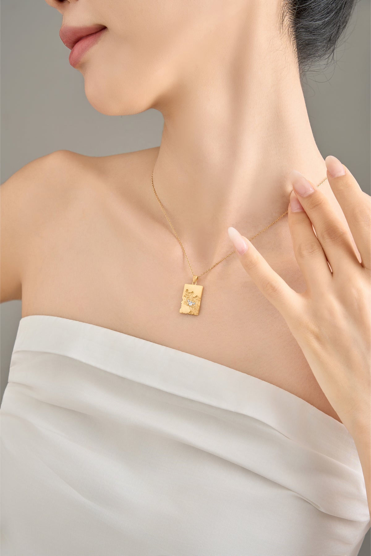 Stardust Relic Pendant Necklace – 925 Silver with 18K Gold Plating – View 7 | ARTTOO STUDIO