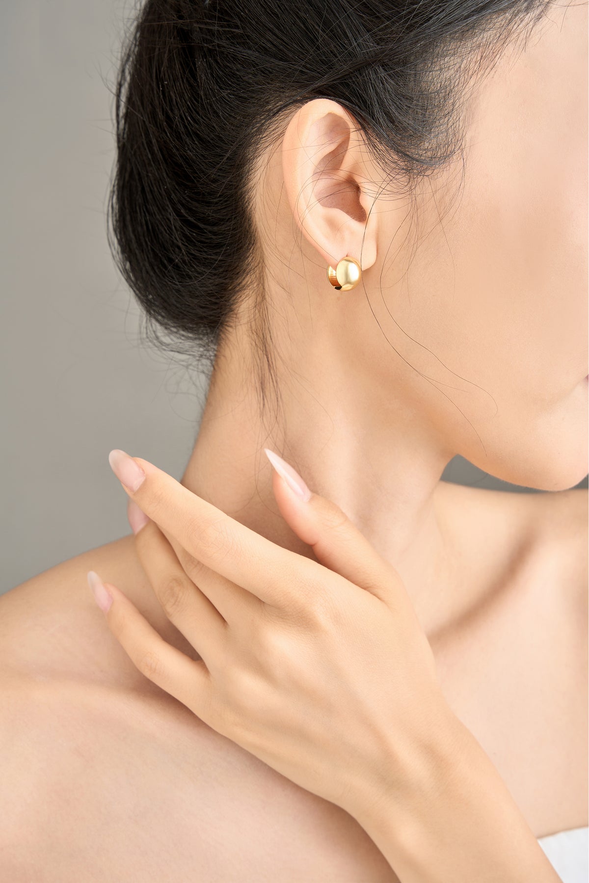 Halo Whisper Hoop Earrings – 925 Sterling Silver, Platinum Finish – View 6 | ARTTOO STUDIO