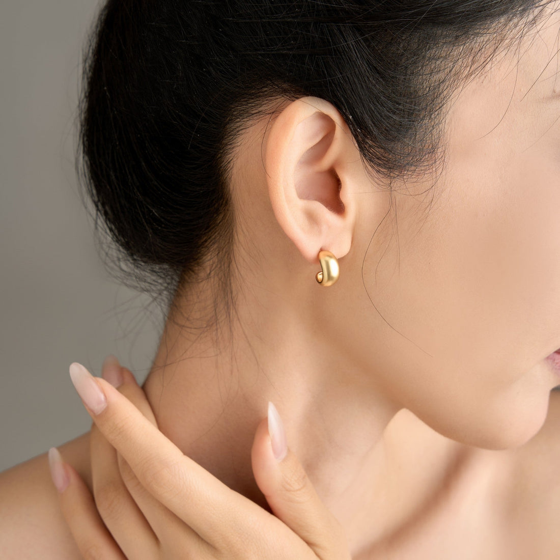Glint Ripple Hoop Earrings – 925 Silver with 18K Gold Plating – View 8 | ARTTOO STUDIO