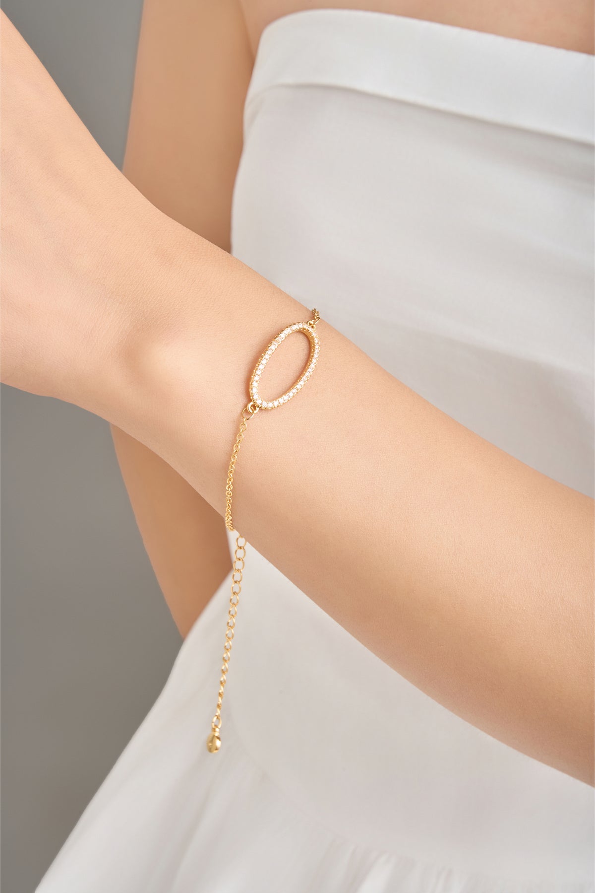 Oval Radiance Bracelet – Brass with 18K Gold Plating – View 8 | ARTTOO STUDIO