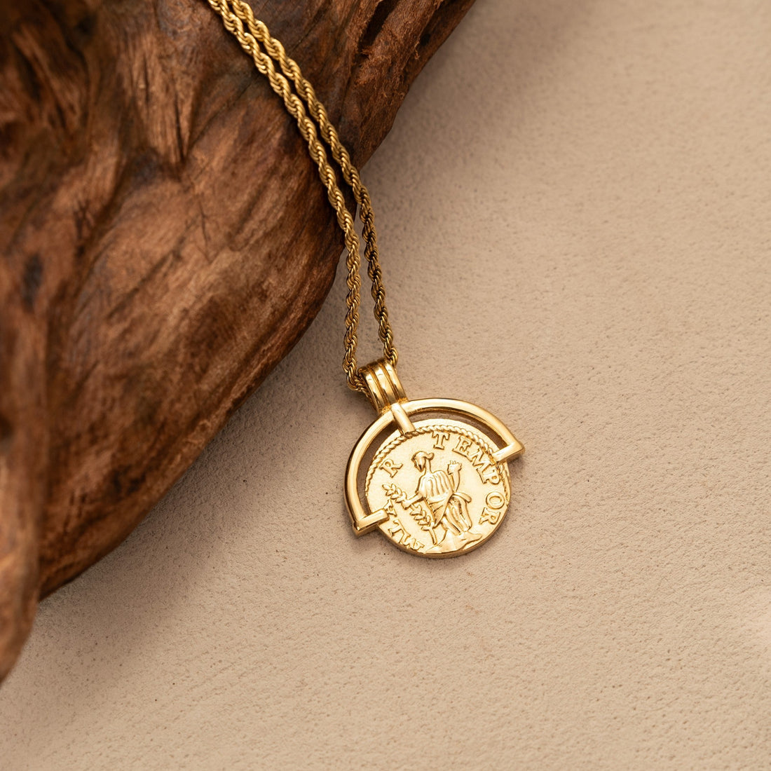 Aurelia Coin Pendant Necklace – Titanium steel plated with 18K Gold Vermeil – View 6 | ARTTOO STUDIO