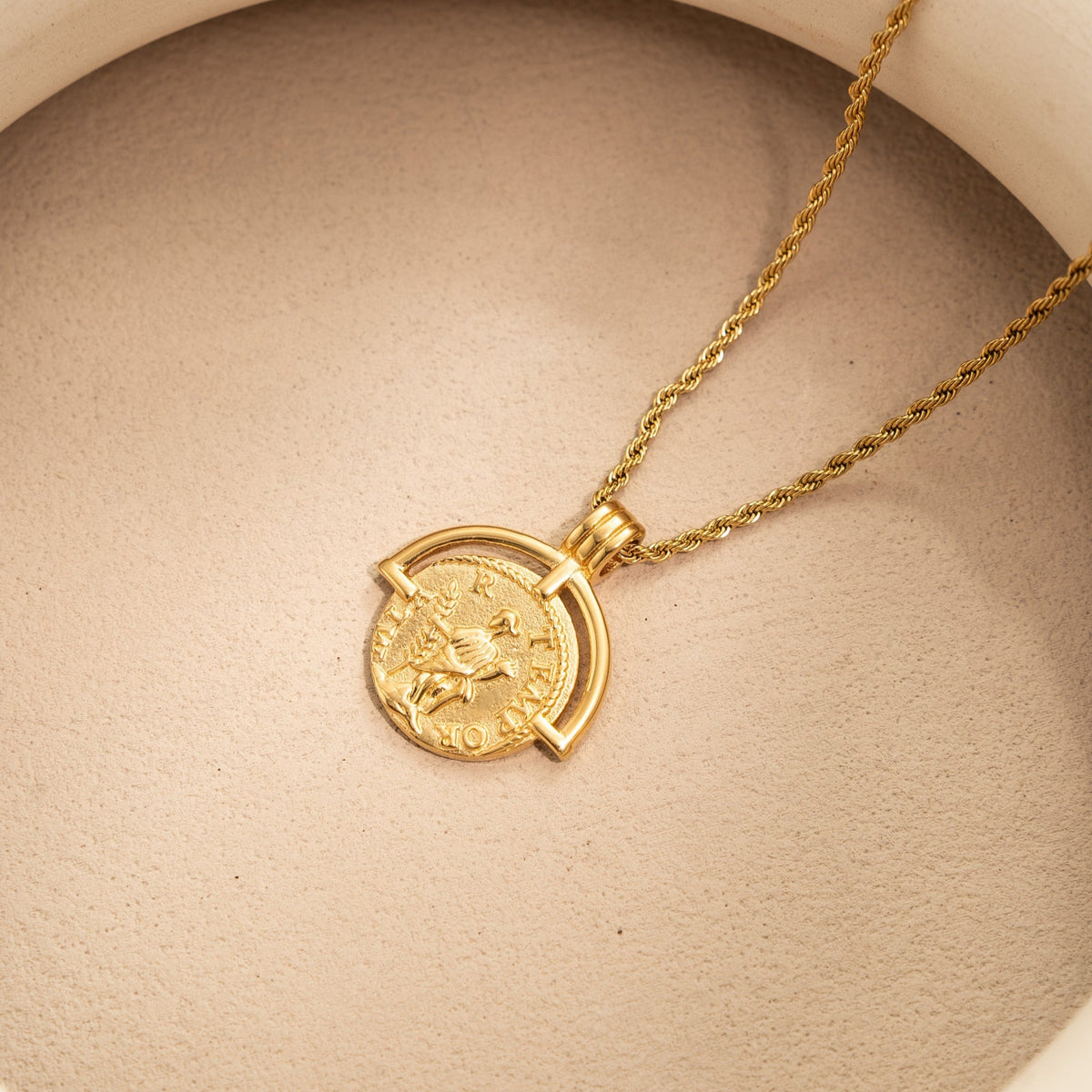 Aurelia Coin Pendant Necklace – Titanium steel plated with 18K Gold Vermeil – Lifestyle & On-Model Look | ARTTOO STUDIO