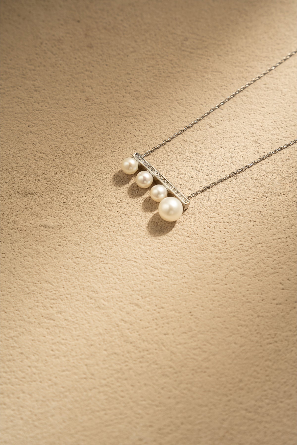 Four-Note Freshwater Pearl Necklace – 925 Silver Chain – Detail and Craftsmanship | ARTTOO STUDIO