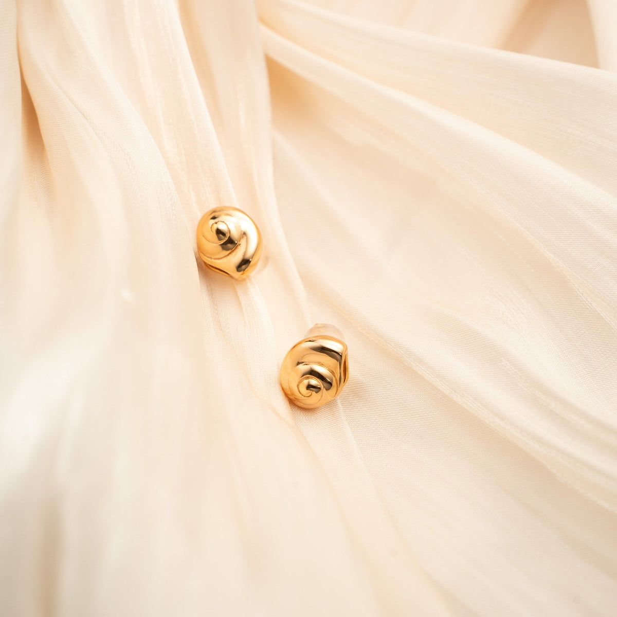 Sea Whisper Hoop Earrings – 925 Silver with 18K Gold Plating – Detail and Craftsmanship | ARTTOO STUDIO