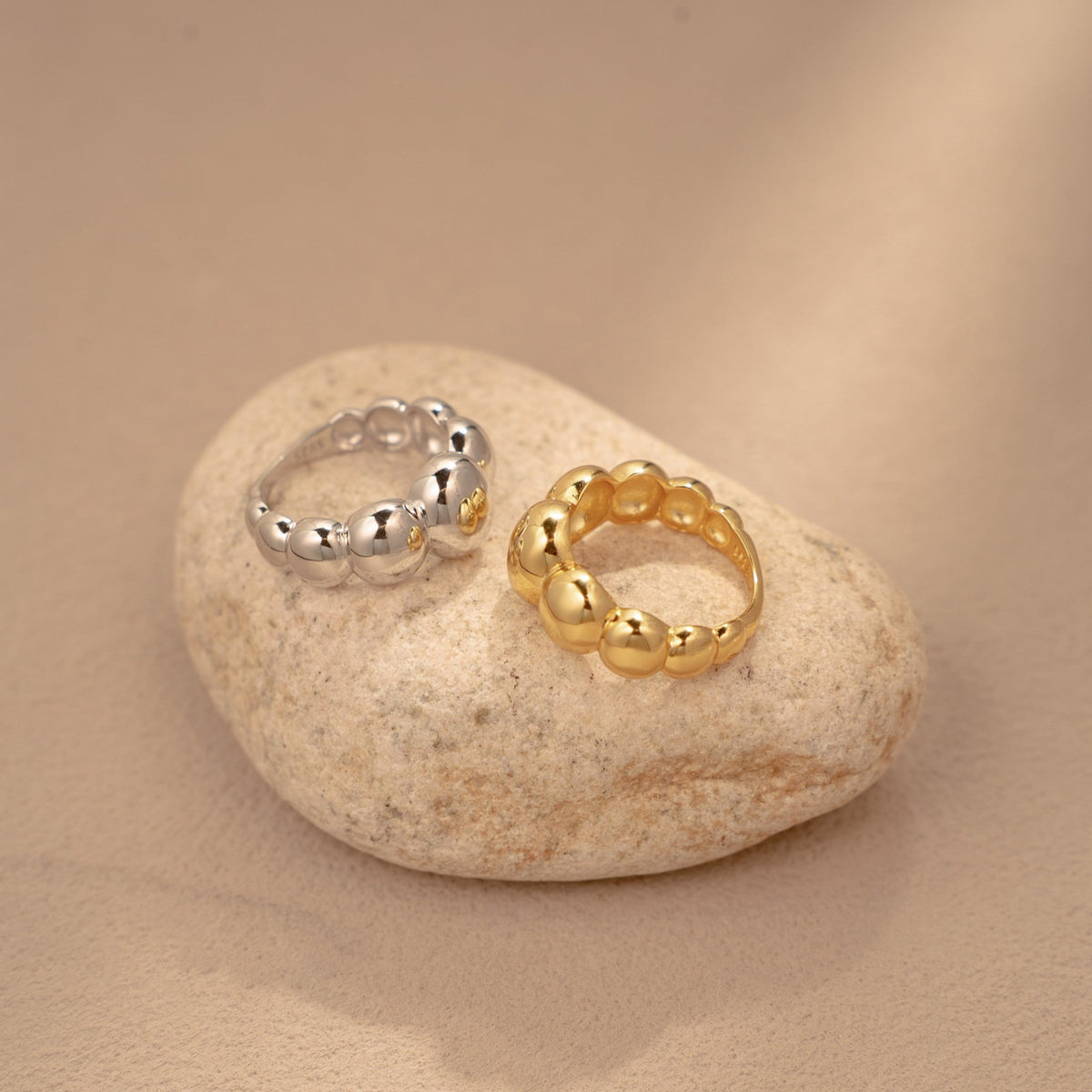 Mondo Dome Ring – 18K Gold Plated 925 Silver – Lifestyle & On-Model Look | ARTTOO STUDIO
