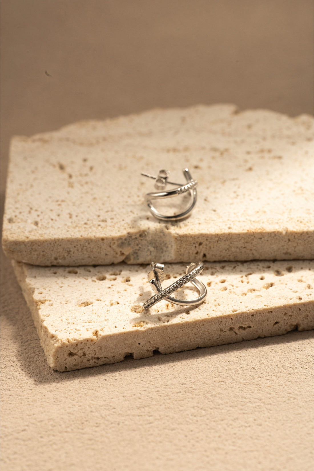 Intertwined Gleam – Sparkling Crossover 925 Silver Earrings in White Gold – View 8 | ARTTOO STUDIO