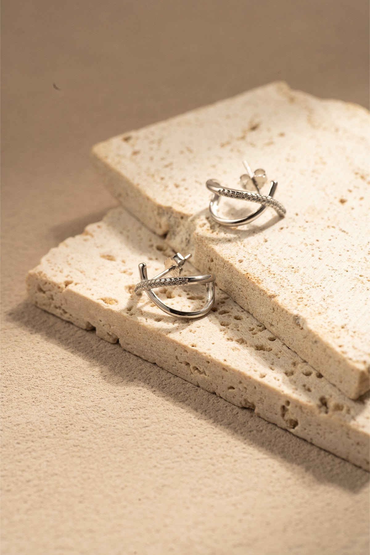 Intertwined Gleam – Sparkling Crossover 925 Silver Earrings in White Gold – View 9 | ARTTOO STUDIO