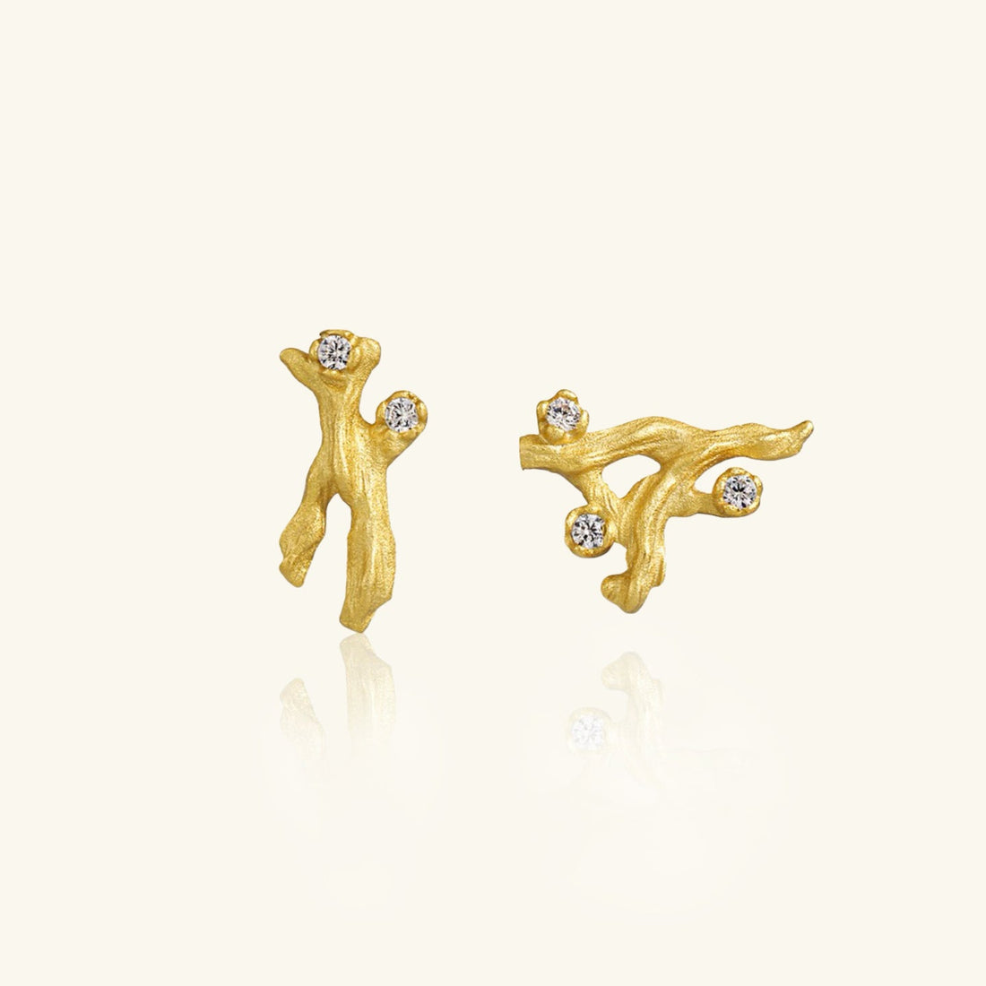 Dancing Silver Flame Earrings – 925 Silver with Polished Finish – Minimalist Jewelry | ARTTOO STUDIO