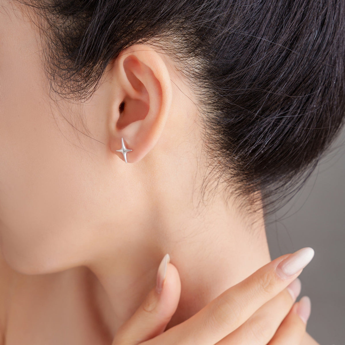 Falling Star Stud Earrings – 999 Silver with 18K Gold Plating – View 6 | ARTTOO STUDIO