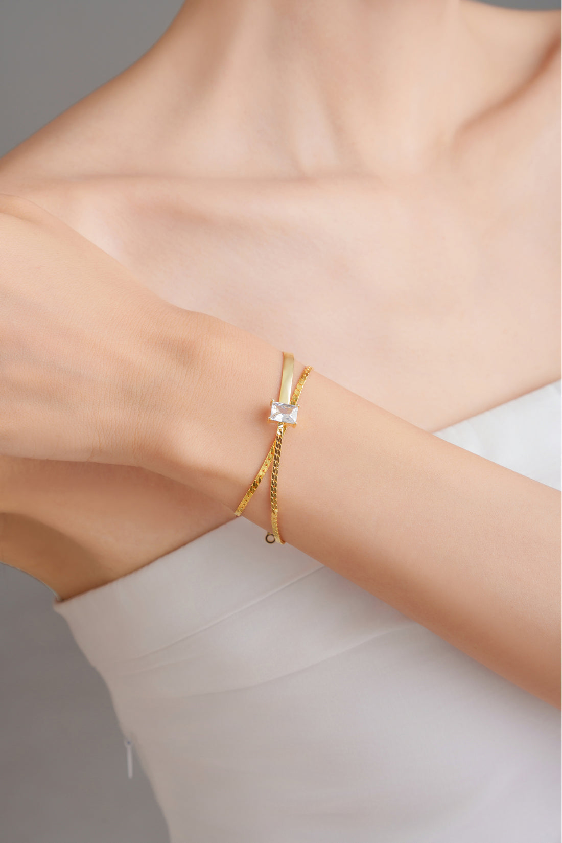 LUMI Whisper Chain Bracelet – 18K Gold Vermeil on 925 Silver – View 4 | ARTTOO STUDIO