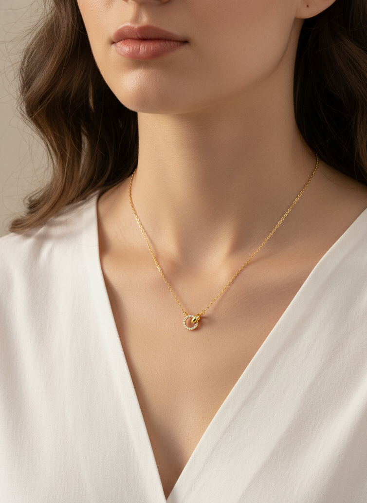 Eternal Link Double Circle Necklace – 18K Gold Vermeil on 925 Silver – Lifestyle & On-Model Look | ARTTOO STUDIO